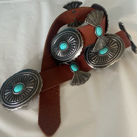 🛑SOLD Vintage Brown Leather Navajo Western Concho Belt with Turquoise Small - Picture 2 of 8